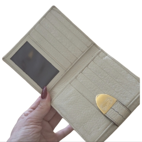 Gucci Guccicima Gold Accent Beige Leather  Wallet - Picture 3 of 11